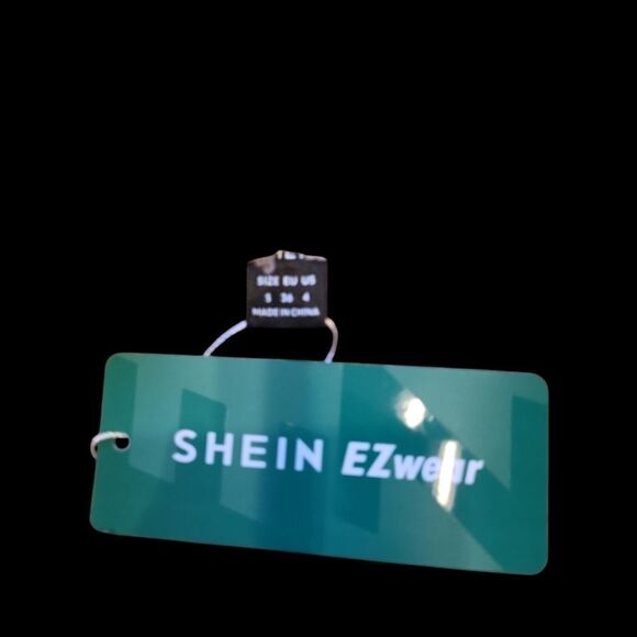 Shein  sz 4 faux suade cropped jacket with faux sterling liner - Picture 10 of 10